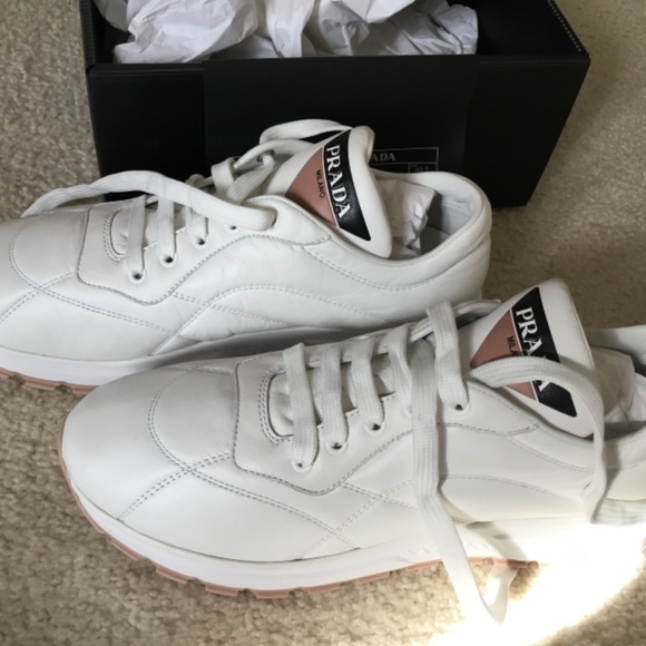 Prada Calzature Donna Sneaker White Leather NWT MINT Sz 40.5 Magnificent $950 - Picture 4 of 5